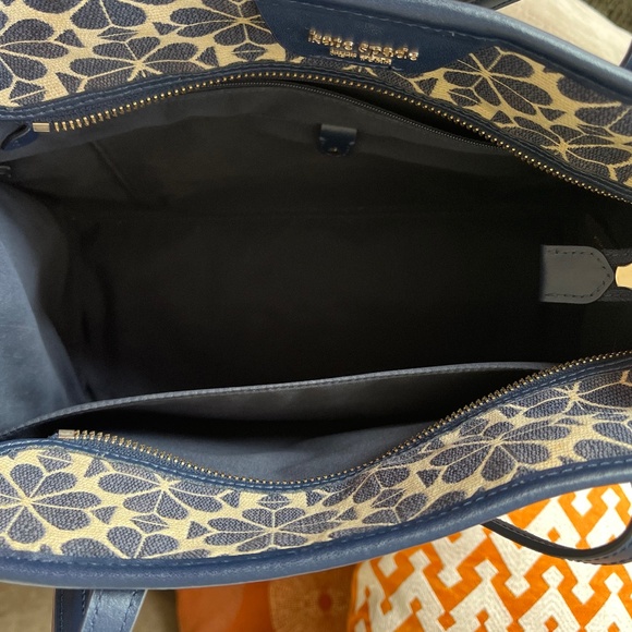 Kate Spade Flower Jacquard Stripe Market Tote - Picture 3 of 7